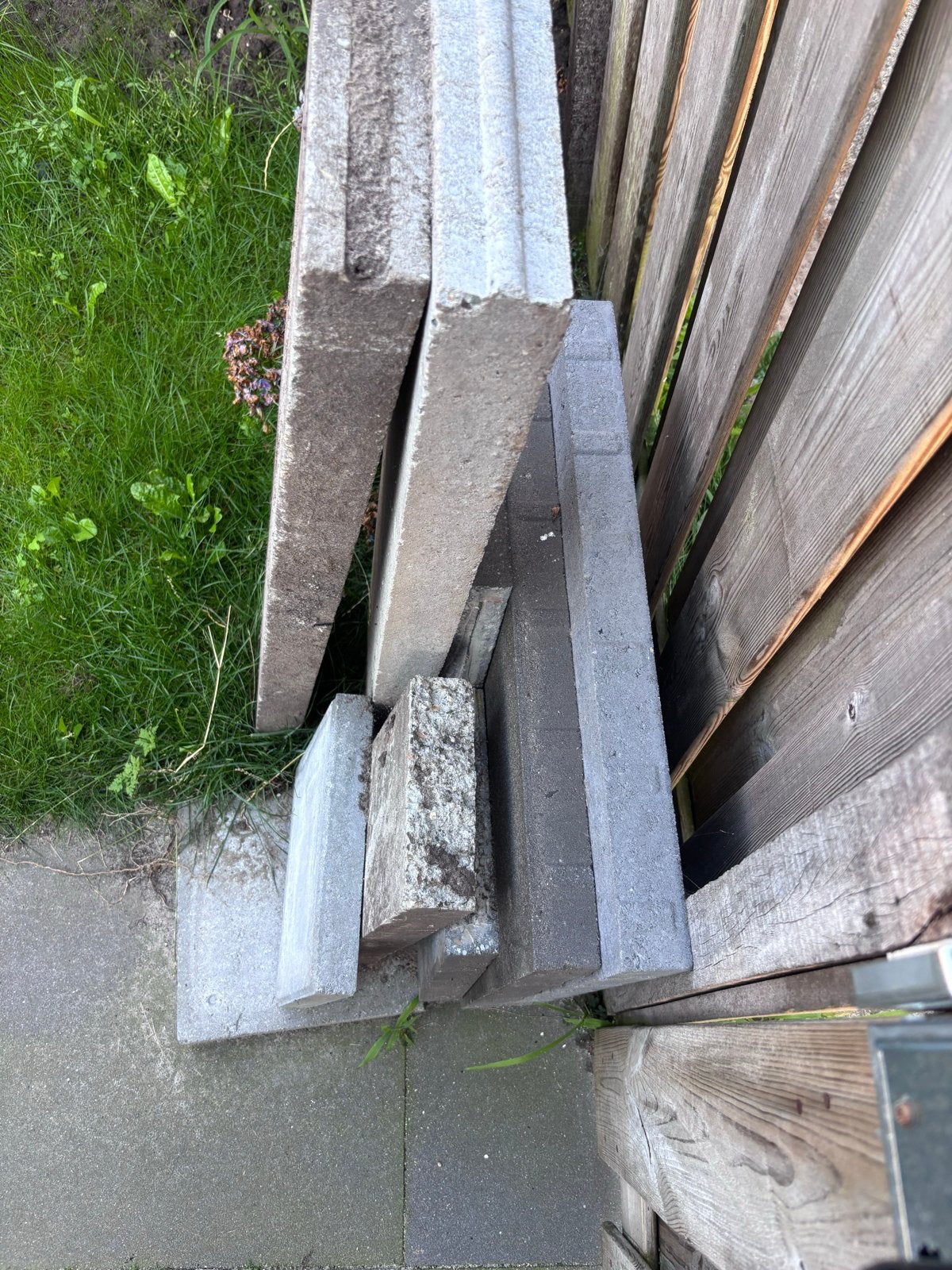 Diverse stenen en blokken voor tuin of bouw, Ophalen, Gebruikt, Beton