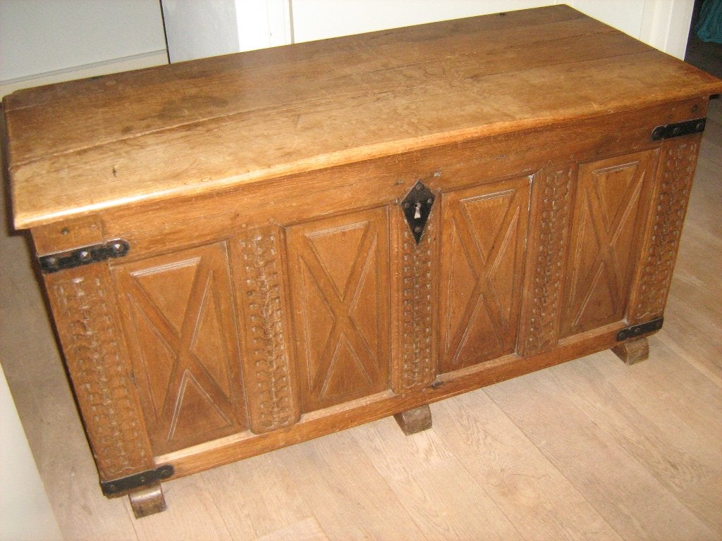 Handgemaakte kist uit 17 eeuw., 50 – 75, Gebruikt, 100 tot 150 cm, Eikenhout