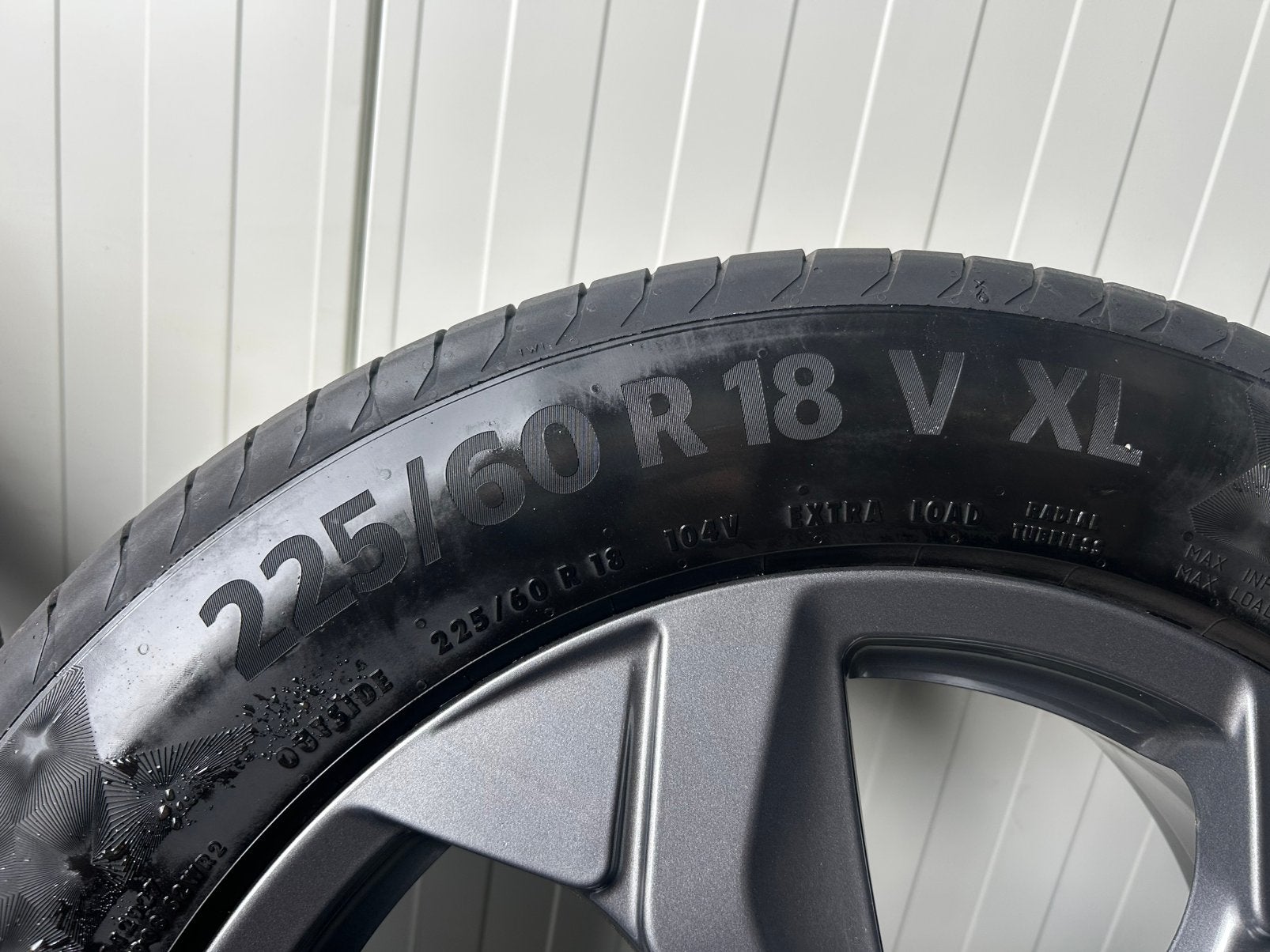Foto 12 van Originele Ford Kuga Mach-E 5x108 18 Inch Zomer