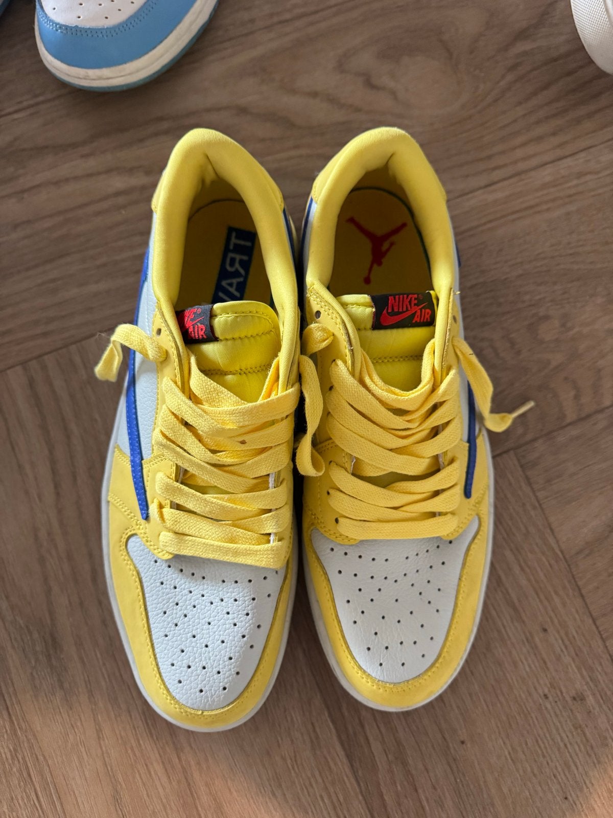 Nike travis scot Gele sneakers maat 43, Ophalen of Verzenden, Zo goed als nieuw, Overige kleuren, Sneakers of Gympen