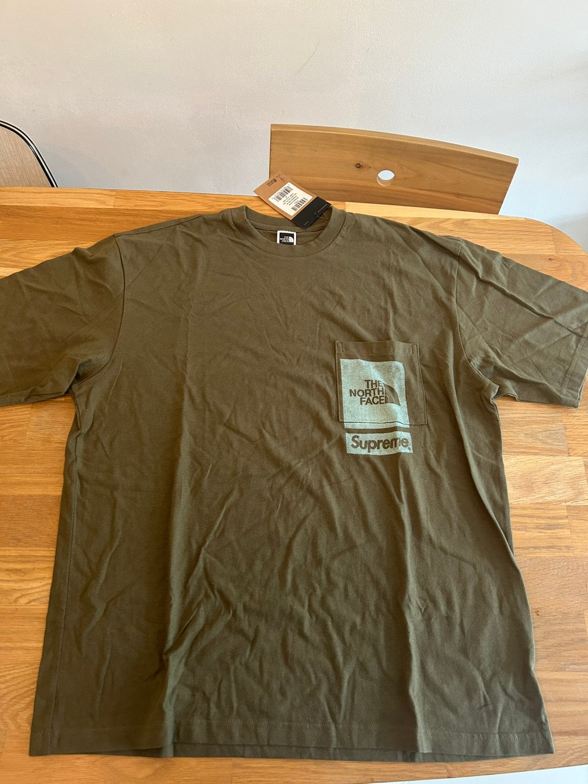 Supreme x The North Face Pocket T-Shirt - Maat M, Supreme x The North Face, Nieuw, Groen, Verzenden
