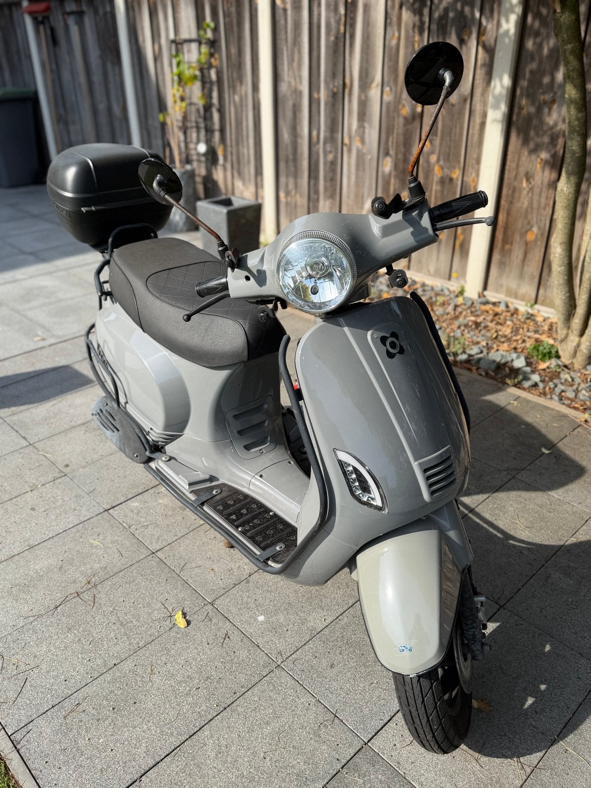 AGM VX50 Scooter Grijs - lichte schadesporen, Ophalen, Gebruikt, Maximaal 45 km/u