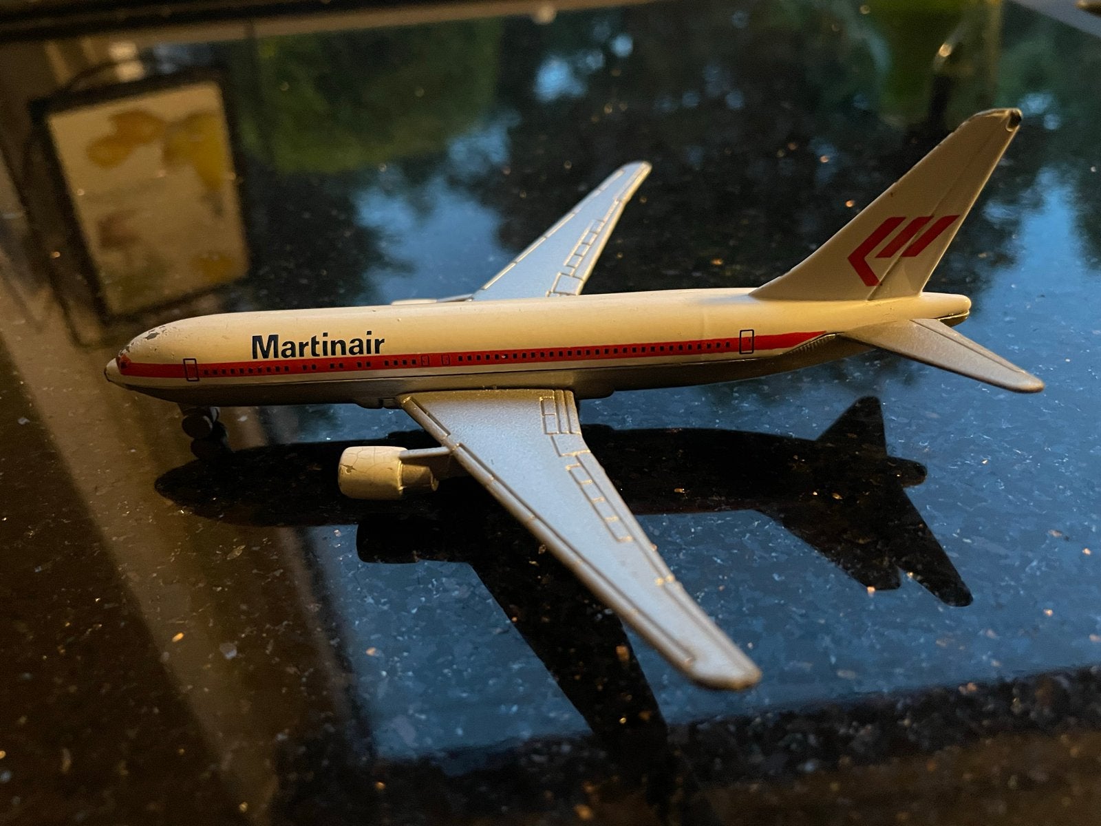 Martinair Vliegtuig Schaalmodel - EDOCAR, Overige merken, Ophalen of Verzenden, Vliegtuig, Gebruikt