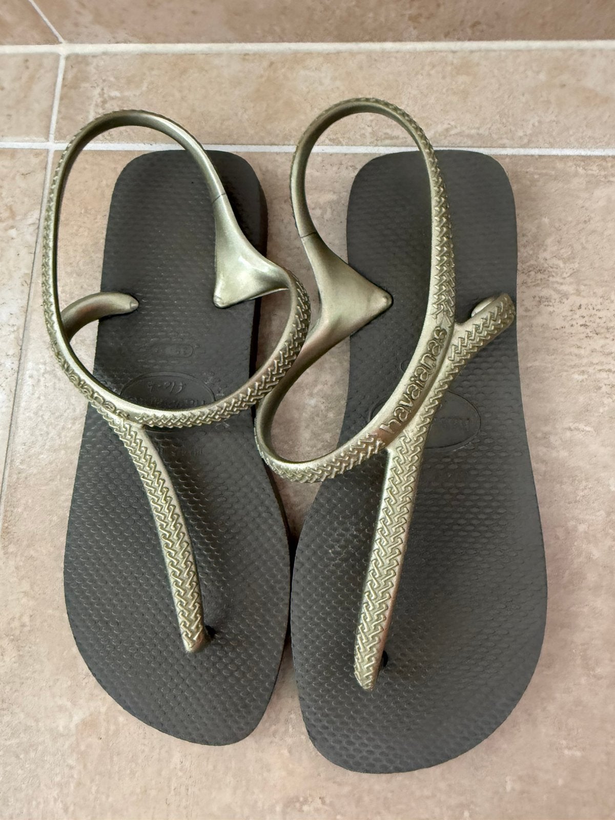 Havaianas Flash Maat 35-36 EU 37-38, Slippers, Ophalen of Verzenden, Zo goed als nieuw, Grijs