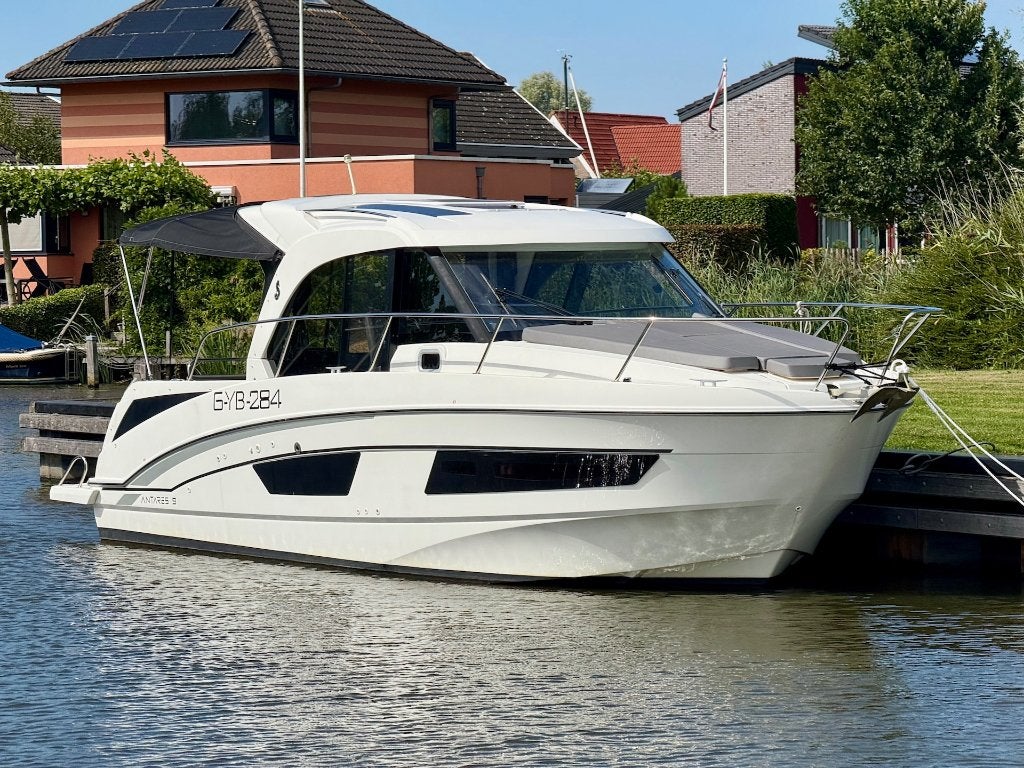 Beneteau Antares 9 OB + 250 PK Yamaha BJ 2019, Watersport en Boten, Benzine, 9 m, Gebruikt, Buitenboordmotor