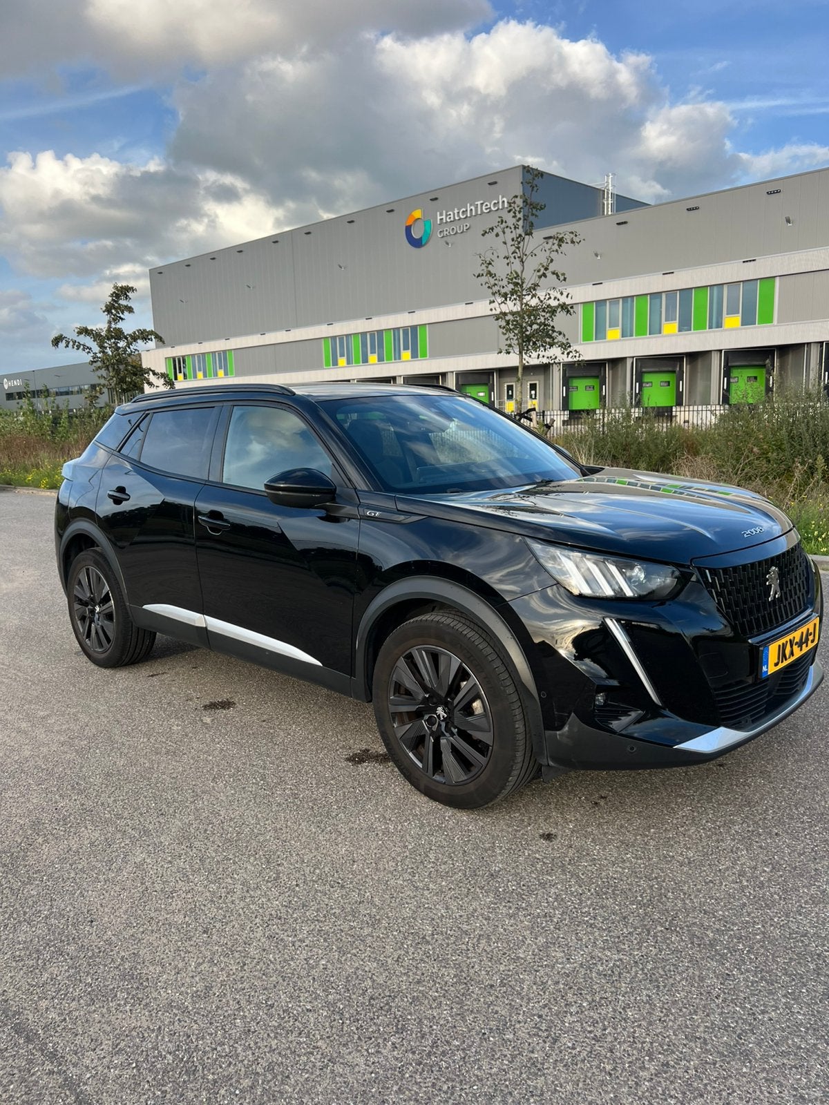 Peugeot 2008 GT line 1.2 Puretech 155pk Eat8 2021 Zwart, Auto's, Zwart, 1199 cc, Zwart, 1200 kg