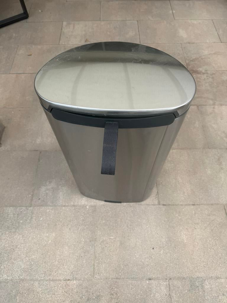 Brabantia prullenbak met pedaal - 30 liter, Ophalen, Met pedaal, 50 tot 75 cm, Metaal