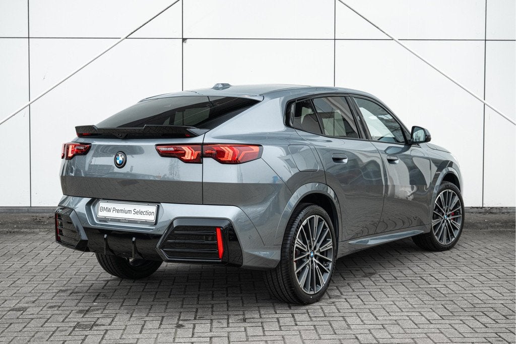 BMW X2 sDrive20i High Executive M Sport Automaat / Panoramad, Auto's, BMW, X2, 1800 kg, 156 pk, Met garantie (alle)