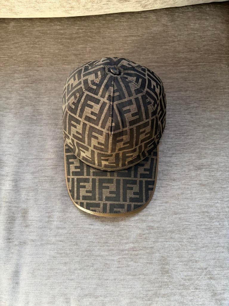 Fendi bruine pet, unieke maat, Ophalen of Verzenden, Zo goed als nieuw, One size fits all, Pet