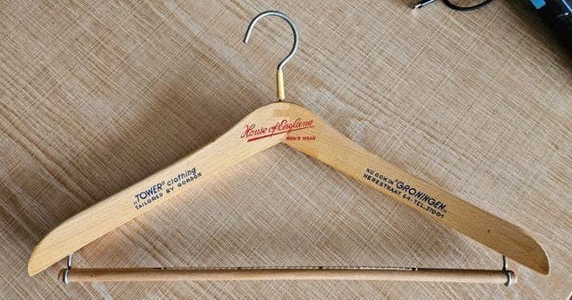 authentieke kleerhanger van house of England izgs!, Ophalen of Verzenden, Zo goed als nieuw, Hout, Kinderen en Volwassenen