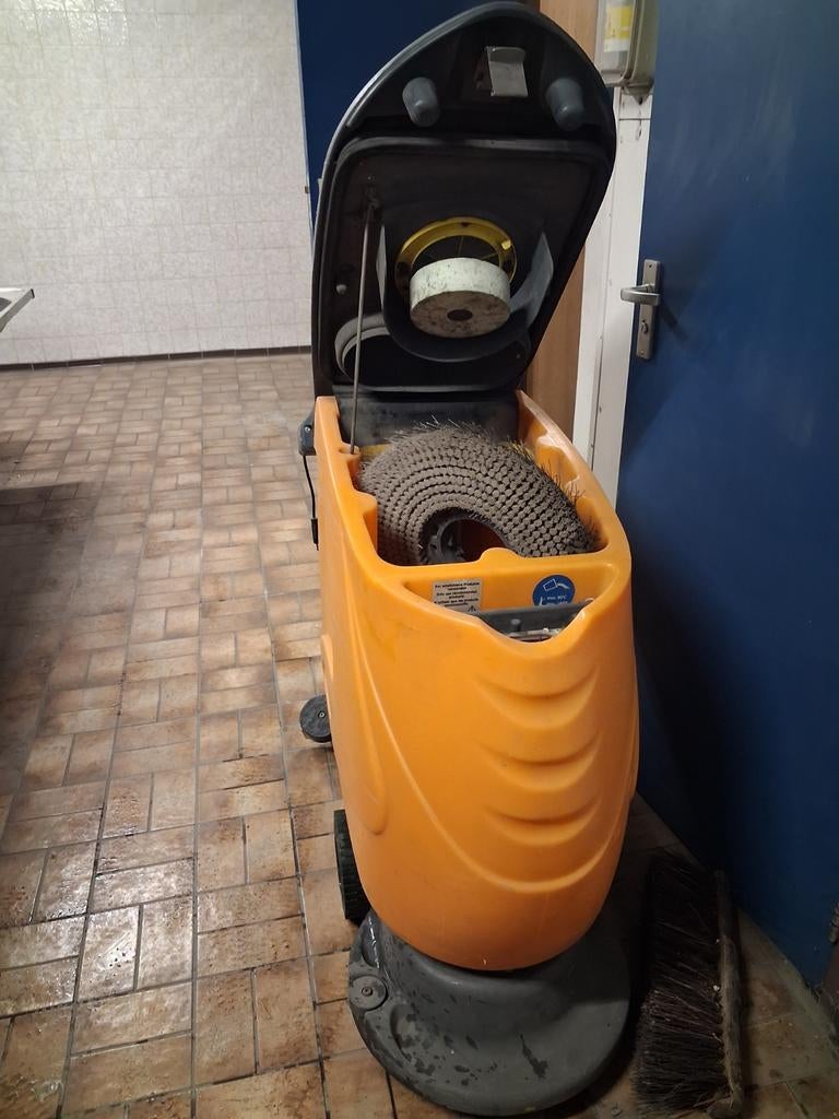Schrobmachine €350,00 (Printplaat stuk!!!!!!!!!), Ophalen of Verzenden