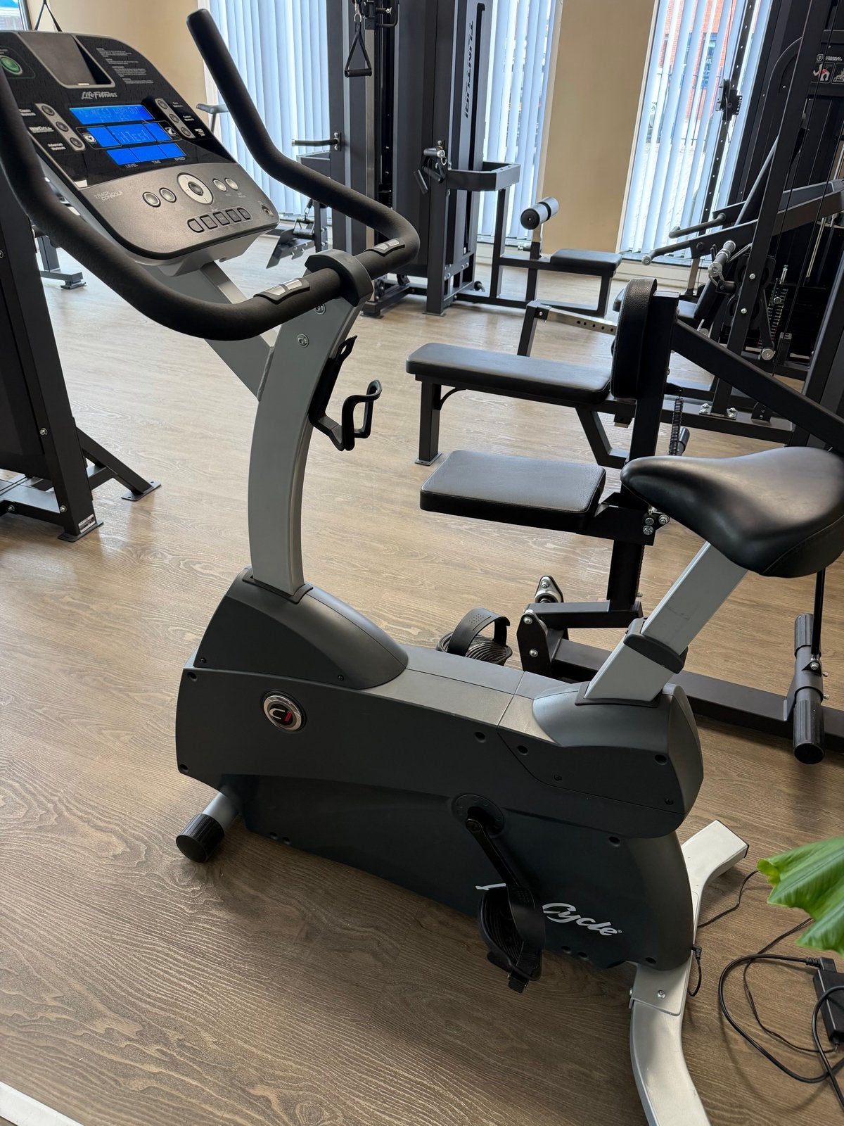 LifeFitness C1 Hometrainer track connect- Zo goed als nieuw, Sport en Fitness, Fitnessapparatuur, Ophalen, Zo goed als nieuw, Metaal