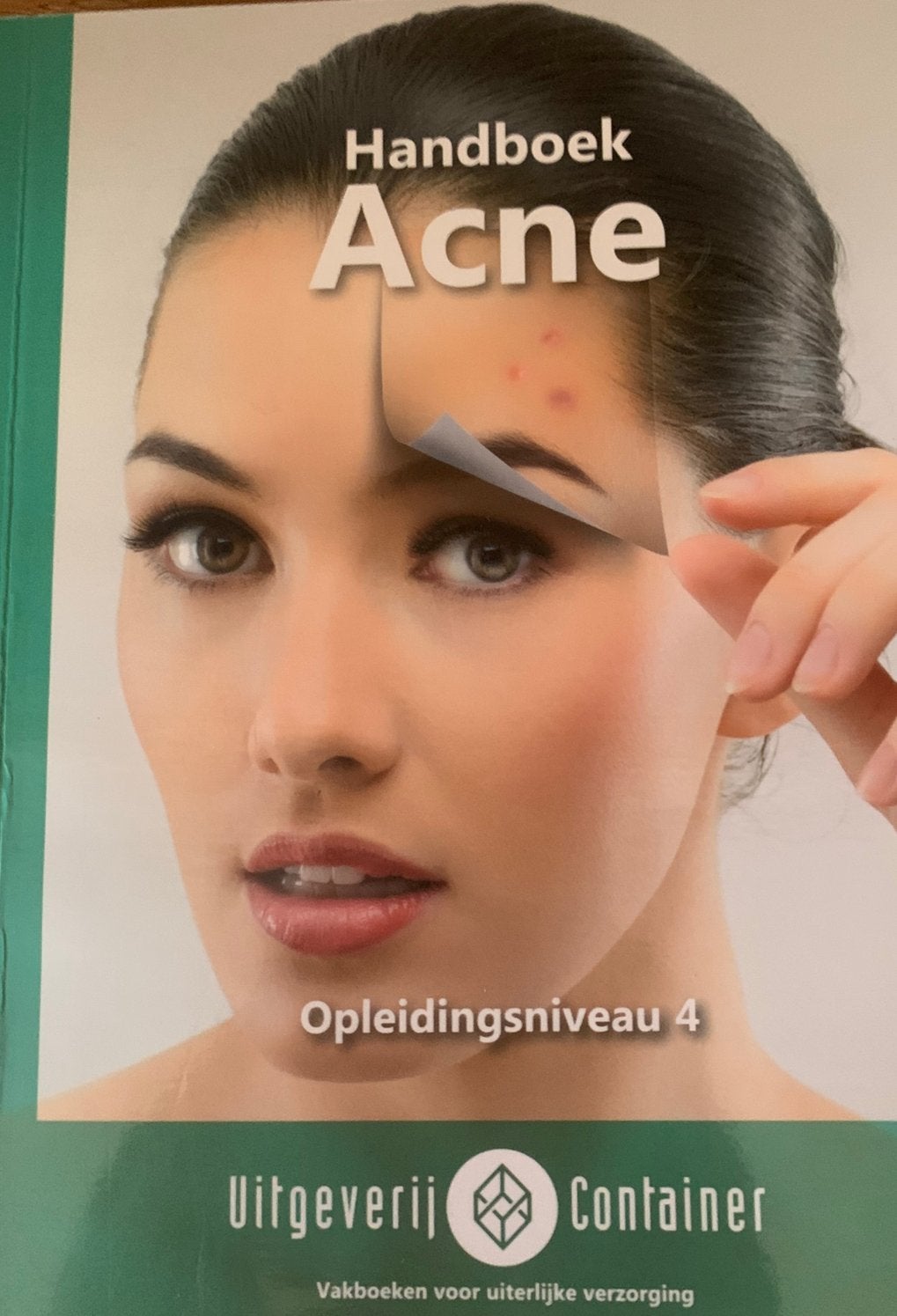 Handboek Acne Opleidingsniveau 4, Ophalen of Verzenden, Beta, Zo goed als nieuw, MBO