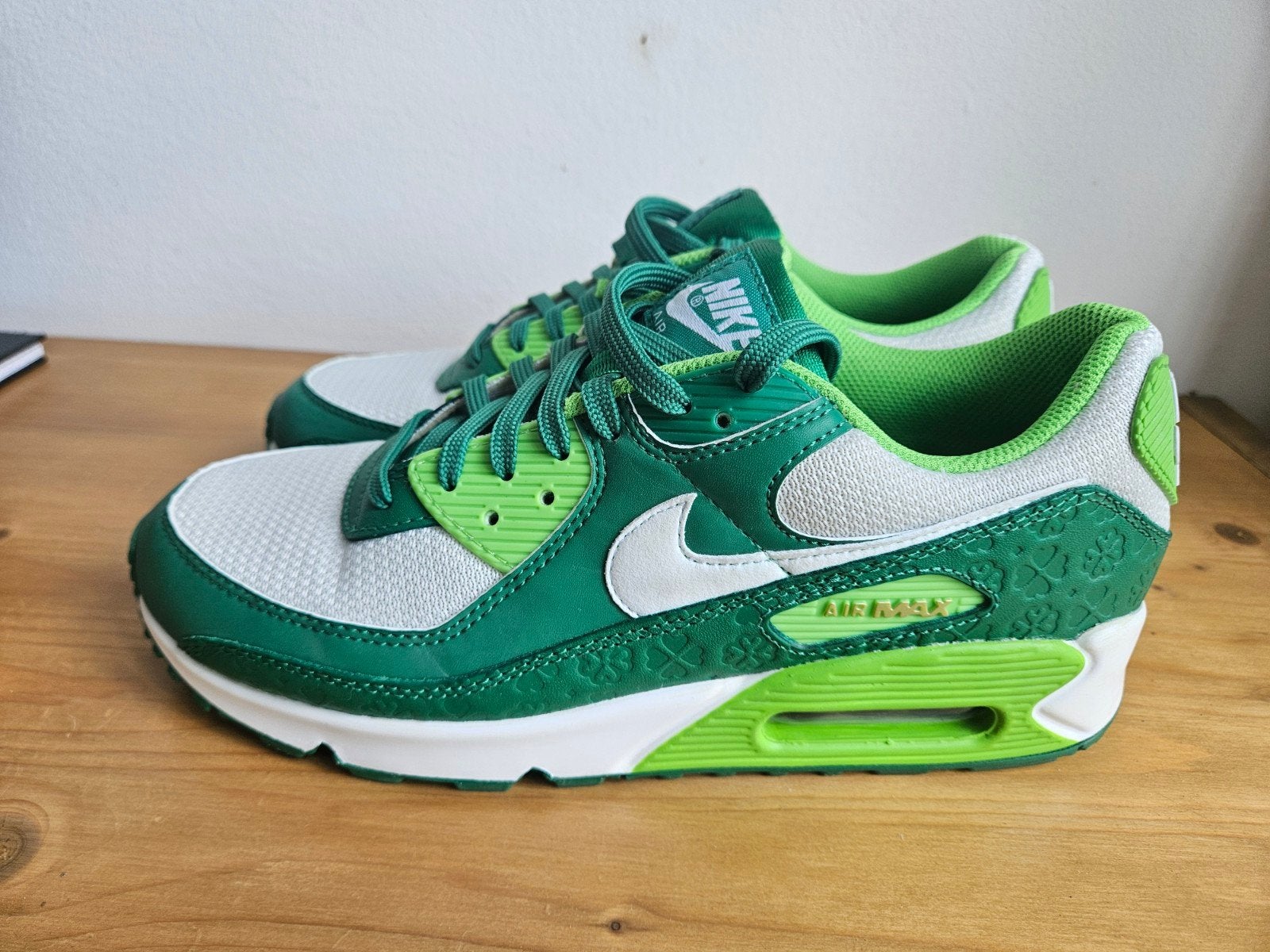 Nike Air Max 90 St. Patrick's Day - Maat 43, Nike, Ophalen of Verzenden, Groen, Sneakers of Gympen
