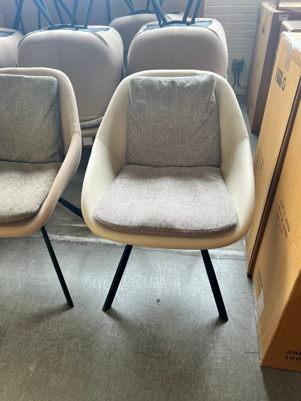 Dutchbone stoel Wakefield in beige en ivory, Ophalen, Overige kleuren, Zo goed als nieuw, Metaal