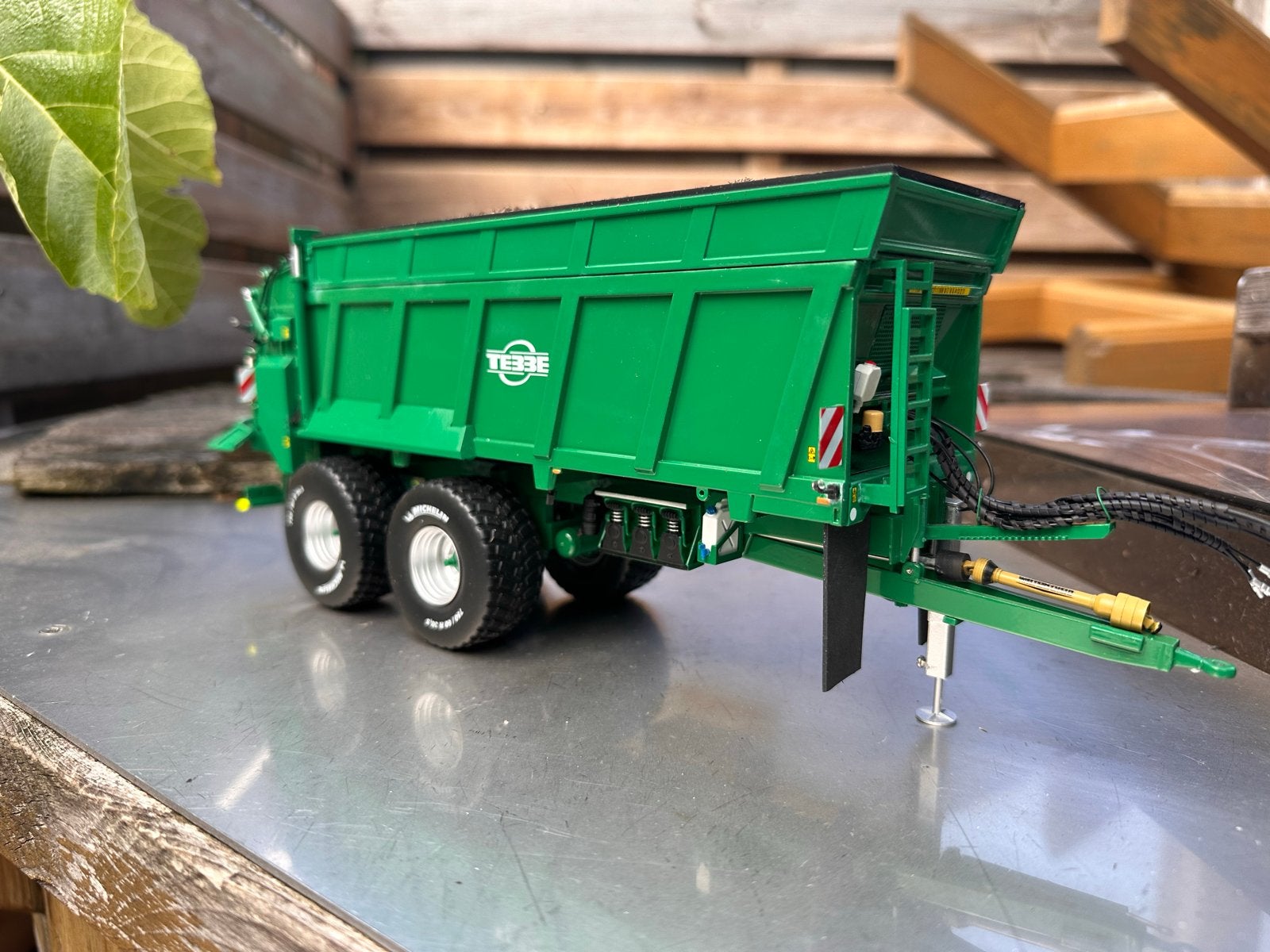 Tebbe Strooier 1:32 Schaalmodel - Gedetailleerd, Hobby en Vrije tijd, Modelauto's | 1:32, Ophalen of Verzenden, Zo goed als nieuw