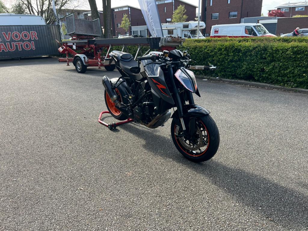 In nieuwstaat verkerende KTM Superduke 1290R, alle pakketten, Motoren, Motoren | KTM, 2 cilinders, Occasion, Motorrijbewijs A