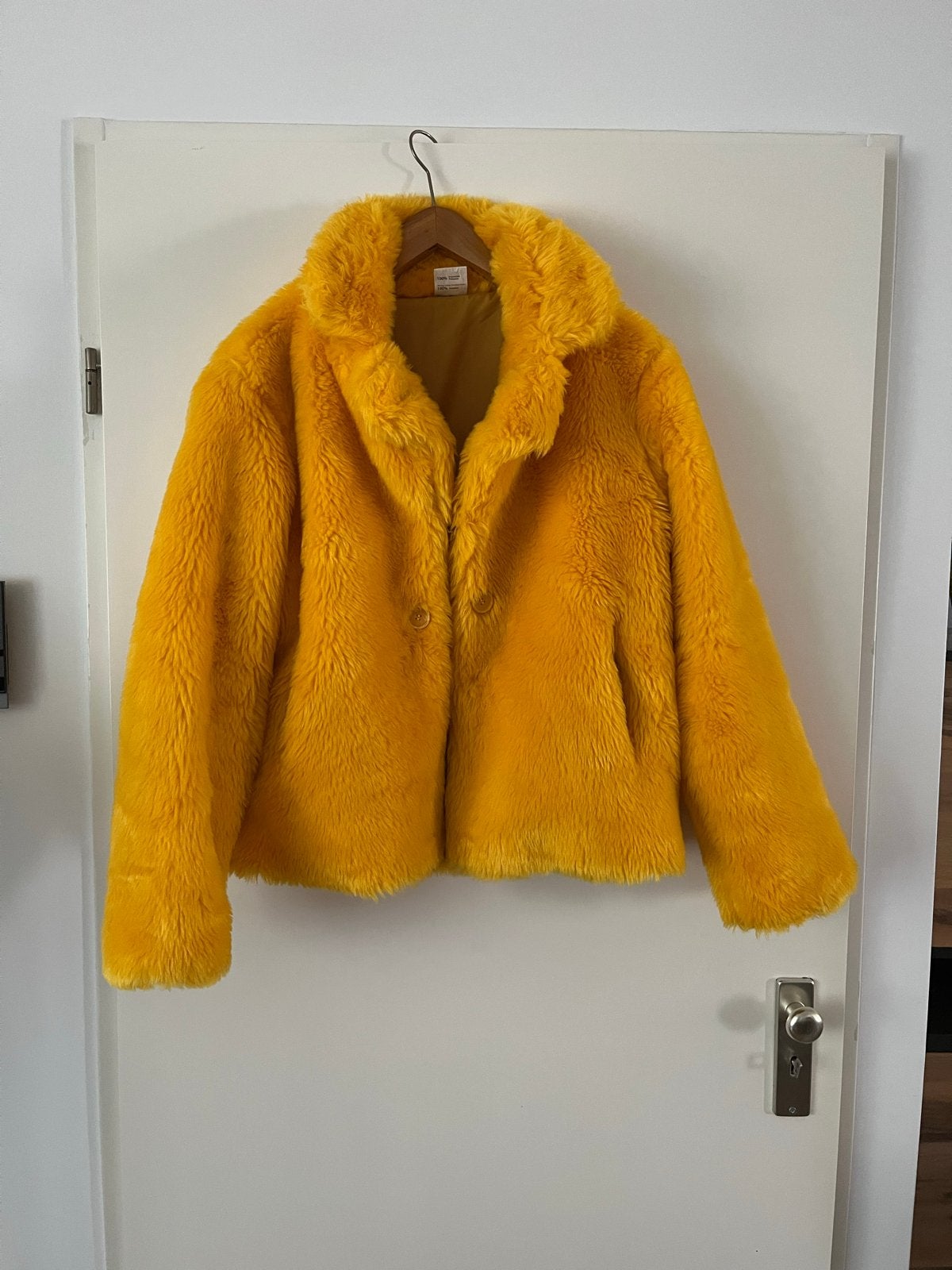 Geel gevoerd bontjasje met steekzakken - Maat 44-46, Ophalen, Carnaval, Maat 46/48 (XL) of groter, Zo goed als nieuw