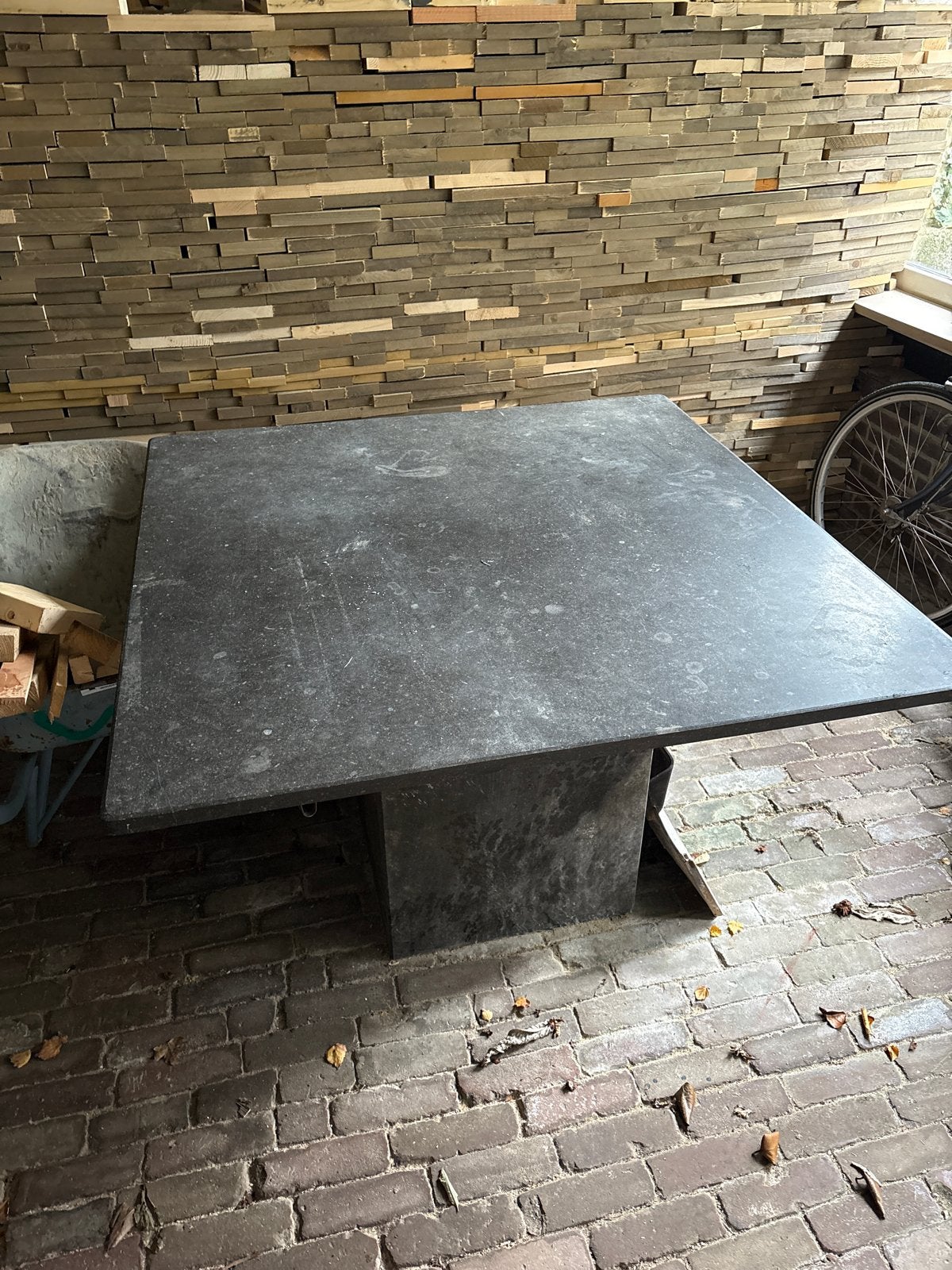 Robuuste belgisch hardstenen vierkante tuintafel - Gebruikt, Ophalen, Overige materialen, Gebruikt, 100 tot 150 cm