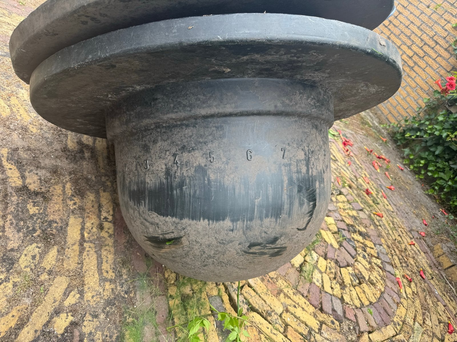 Grote zwarte bakken voor in de tuin, Tuin en Terras, Bloembakken en Plantenbakken, Kunststof, Gebruikt, Rond, Ophalen of Verzenden