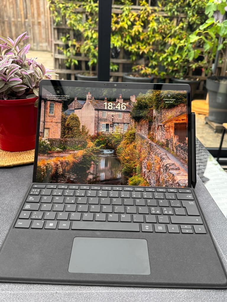 Surface Pro, inclusief toetsenbord, pen en muis, Ophalen of Verzenden, Zo goed als nieuw, 13 inch, 2 tot 3 Ghz