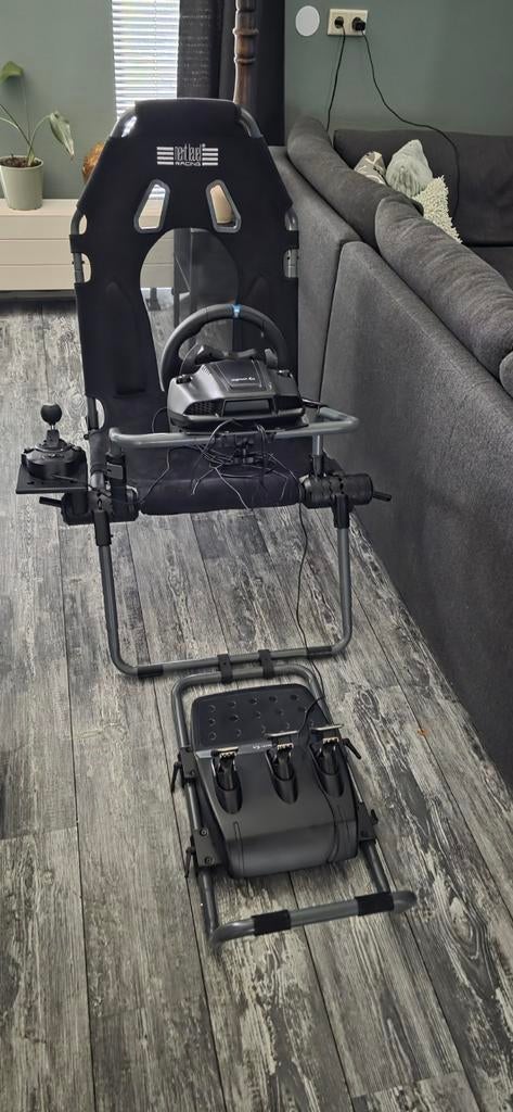 Next Level Racing Wheel Stand Lite met Logitech G29, Ophalen, 1 speler, Zo goed als nieuw, Gekoppelde computers