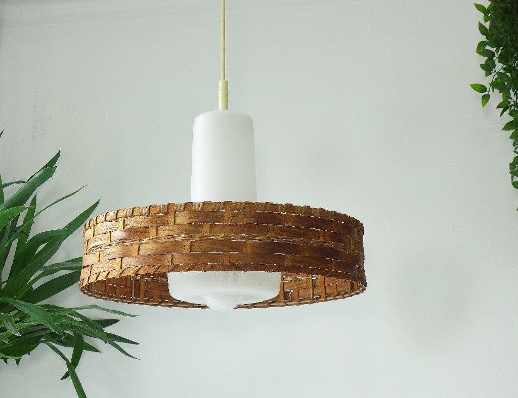 Zeldzame Hanglamp Doria Leuchten Lamp Jaren 60 Glass Raffia, Huis en Inrichting, Lampen | Hanglampen, Ophalen, Gebruikt, Glas