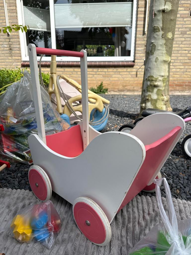 Houten poppenwagen met gebruikssporen, Ophalen of Verzenden, Gebruikt, Jongen of Meisje