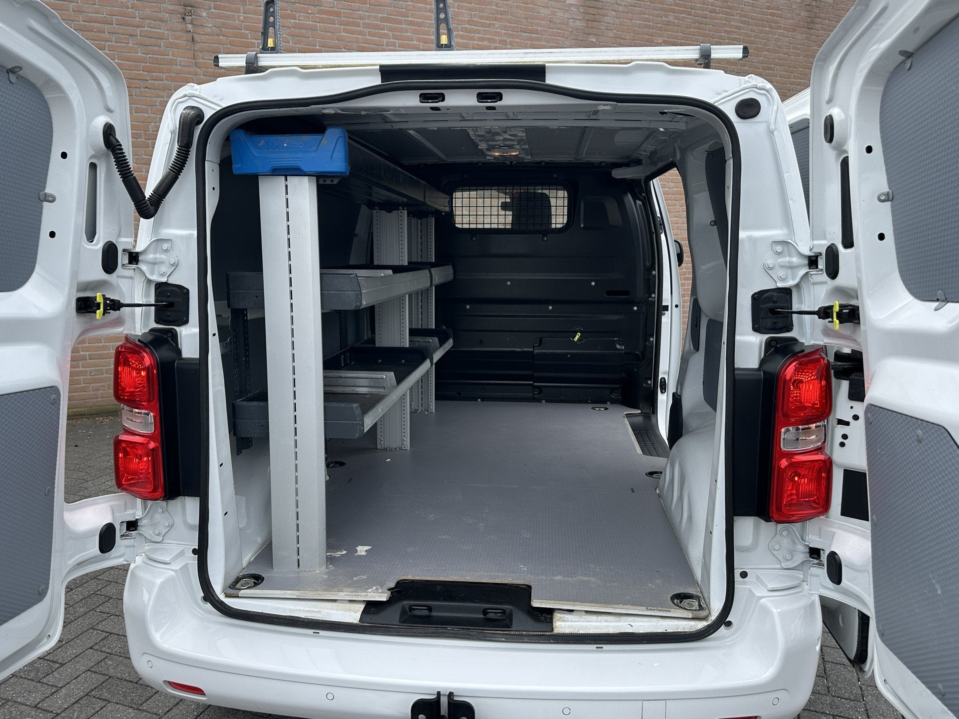 Peugeot Expert 2.0BlueHDI 120PK Long Premium / Carplay / Cam, Auto's, Bestelauto's, Voorwielaandrijving, Gebruikt, 4 cilinders