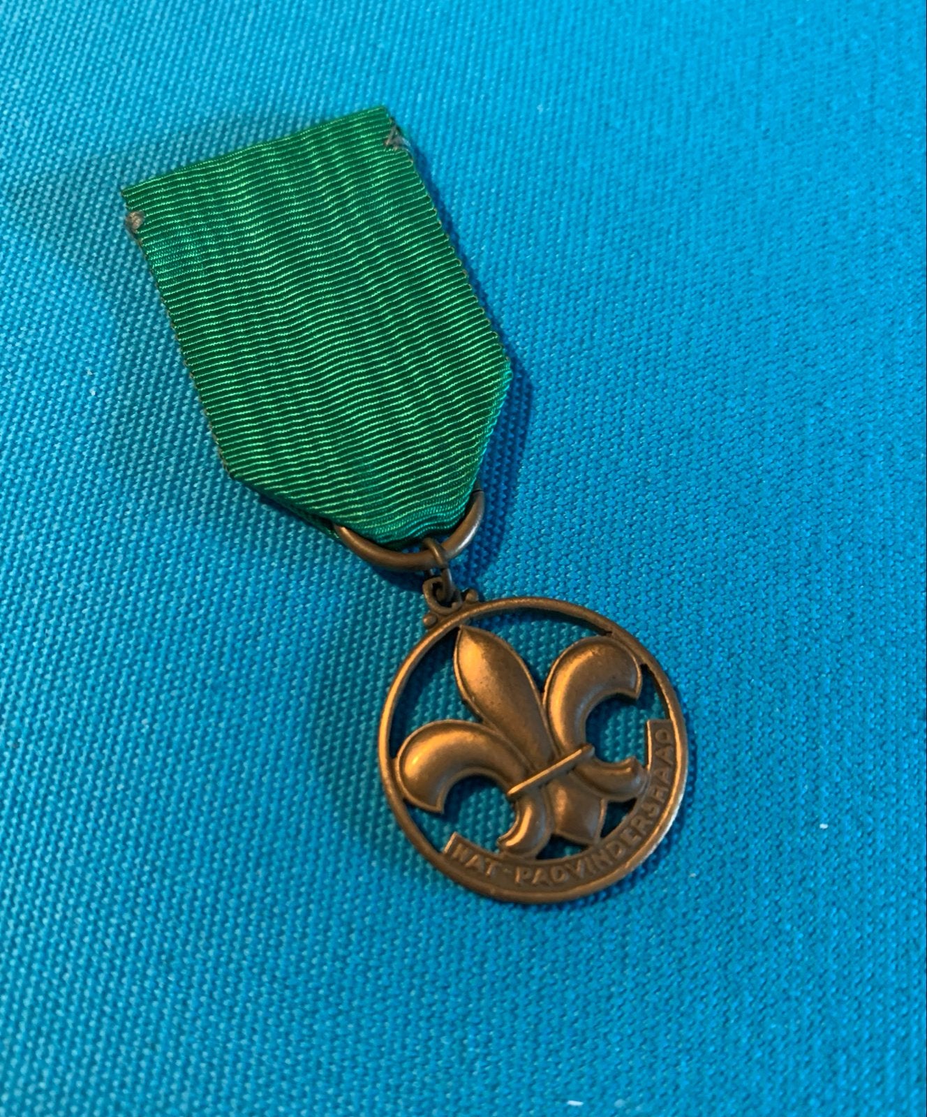 Scouting:Waarderingsteken Nationale Padvindersraad jaren '50, Ophalen of Verzenden, Zo goed als nieuw, Embleem, Speld of Insigne