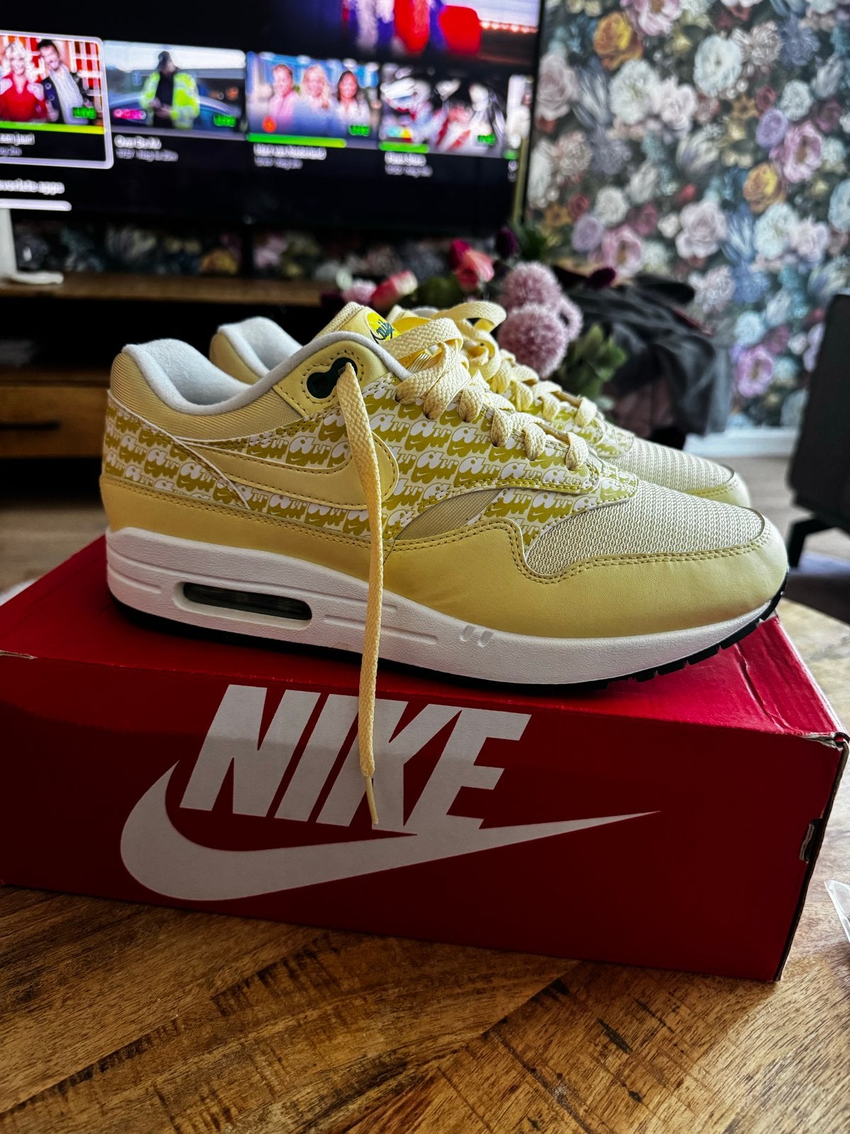 Nike Air Max 1 PRM Lemonade  - Maat 43, Overige kleuren, Ophalen of Verzenden, Sneakers of Gympen, Zo goed als nieuw