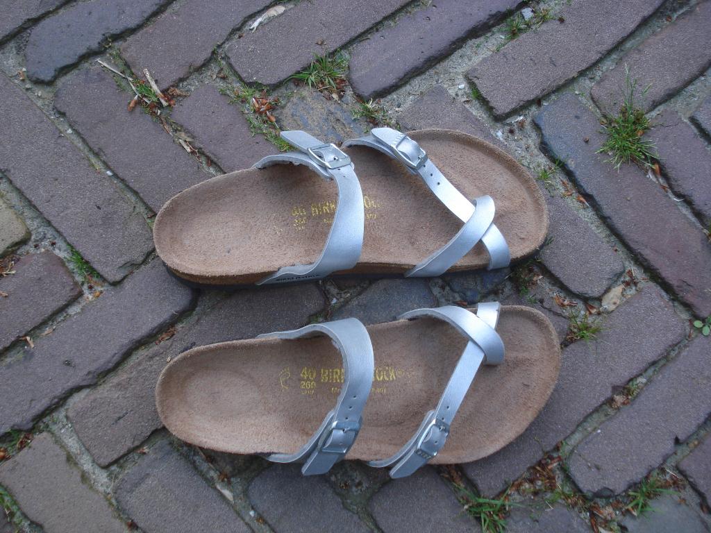 BIRKENSTOCK MAYARI ZILVER 40 NU GRATIS VERZENDING PER POST, Overige kleuren, Verzenden, Zo goed als nieuw, Slippers