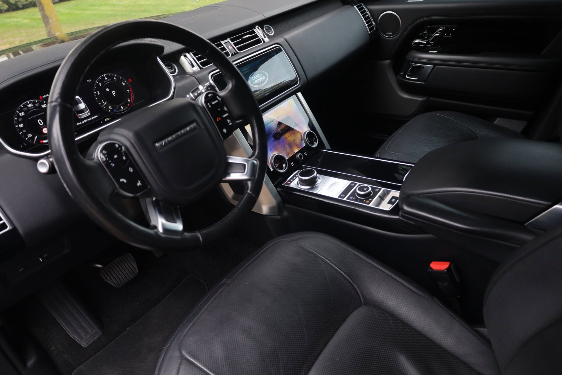 Land Rover Range Rover 5.0 V8 P525 SC Vogue Aut. | Panorama, Auto's, Automaat, Dealer onderhouden, Adaptive Cruise Control, Gebruikt
