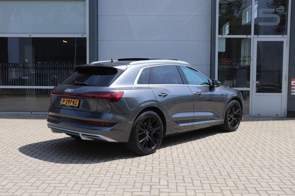 Audi E-TRON 55 QUATTRO S EDITION 95KW (408PK) ORIG.NL/LUCHTV, Auto's, Audi, Automaat, 131 €/maand, 1800 kg, Electronic Stability Program (ESP)