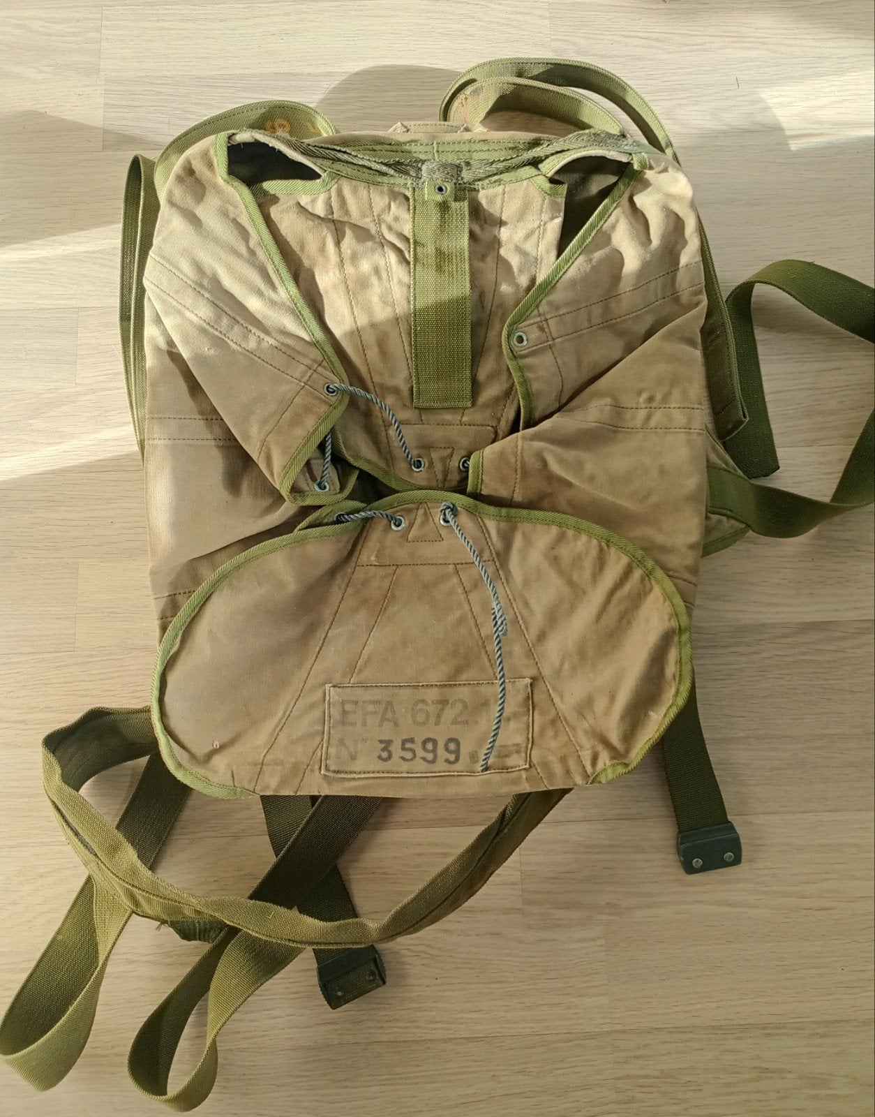 EFA 672 parachute harnas, ., Ophalen of Verzenden, ., Nederland