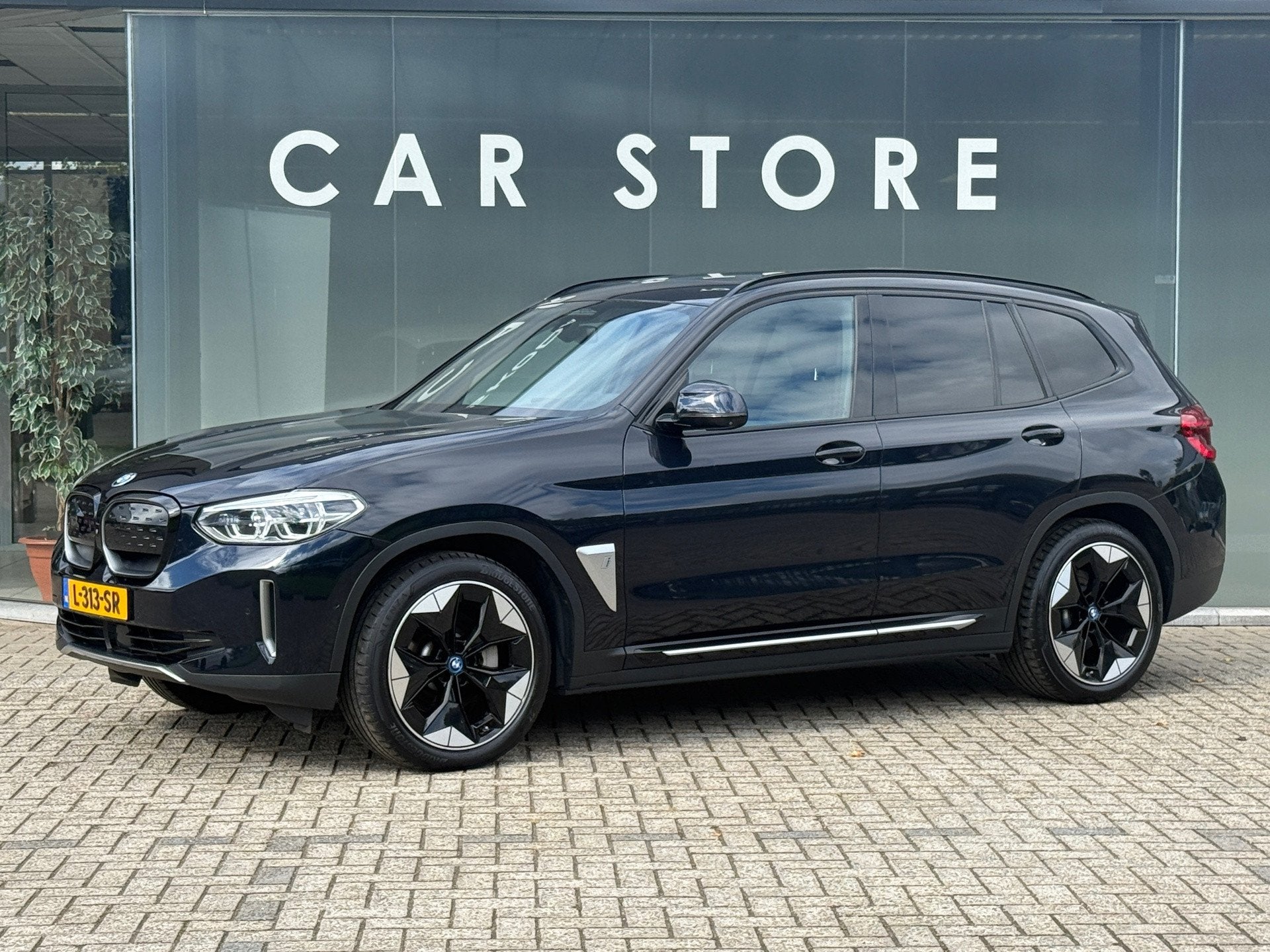 BMW IX3 High Executive 80 kWh 95% SOH Shadow Line, Auto's, Dealer onderhouden, Achterwielaandrijving, Gebruikt, Zwart