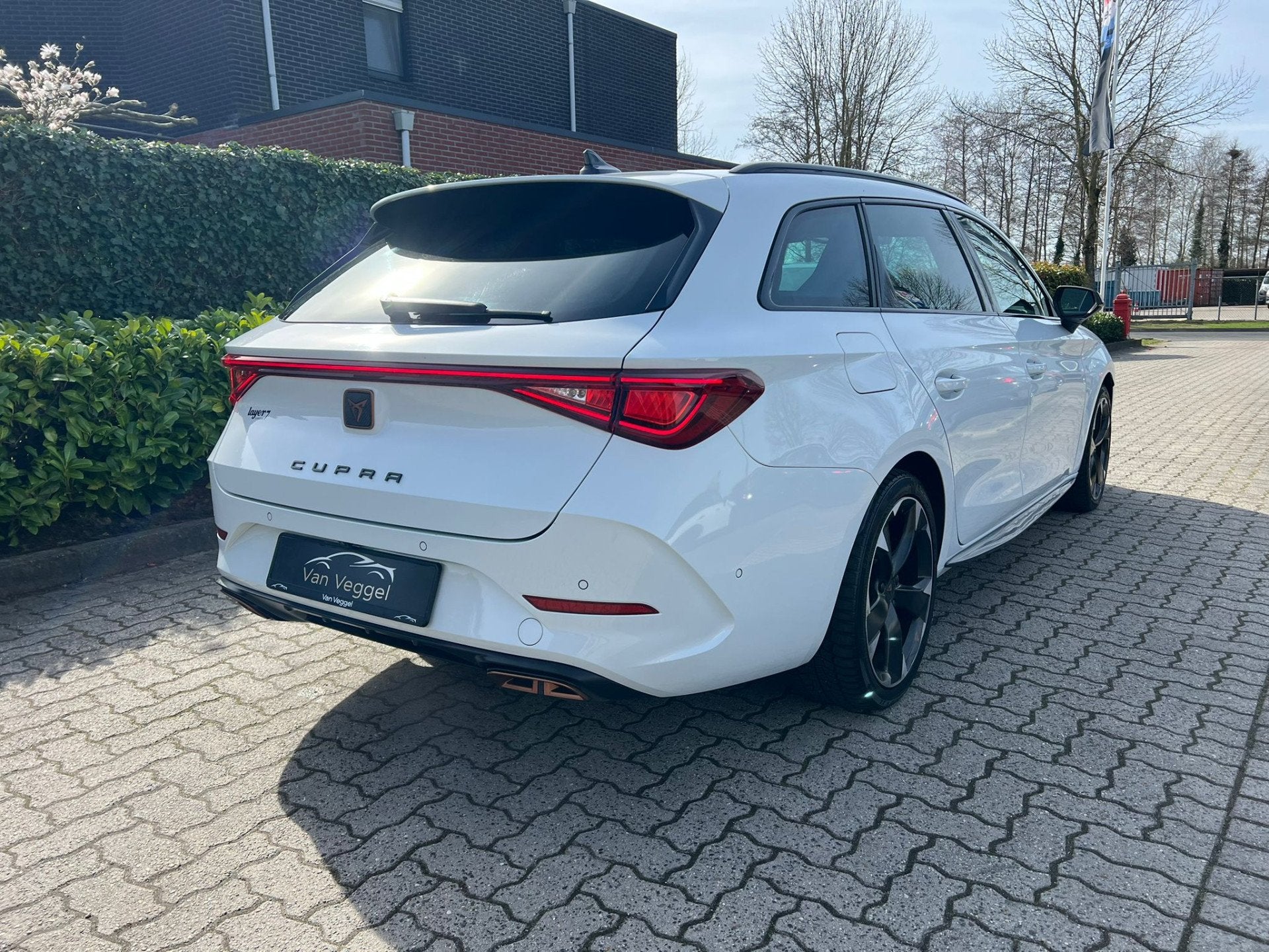 CUPRA Leon Sportstourer 1.4 e-Hybrid VZ Performance pano, le, Auto's, Cupra, 77 km/l, Gebruikt, Zwart, Leon