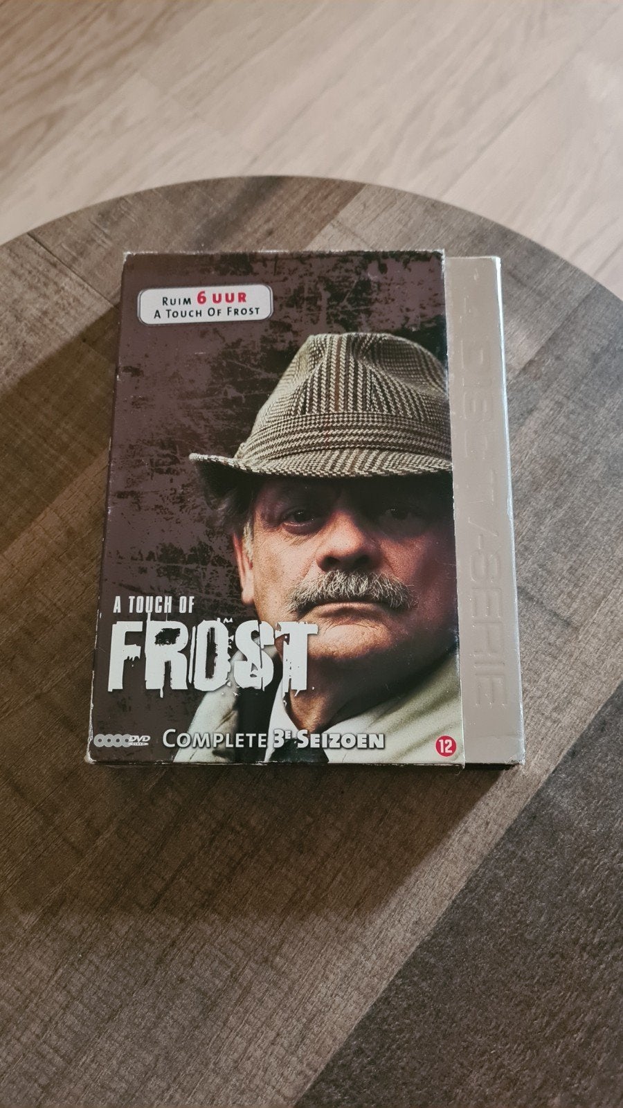 A toch of frost deel 3, Vanaf 12 jaar, Ophalen of Verzenden, Zo goed als nieuw
