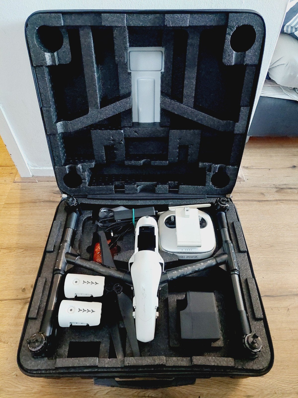 DJI Inspire 1 V2.0 drone met Zenmuse x3 camera BIEDEN MAG, Ophalen, Gebruikt, 30 tot 45 minuten, 5 tot 10 kilometer