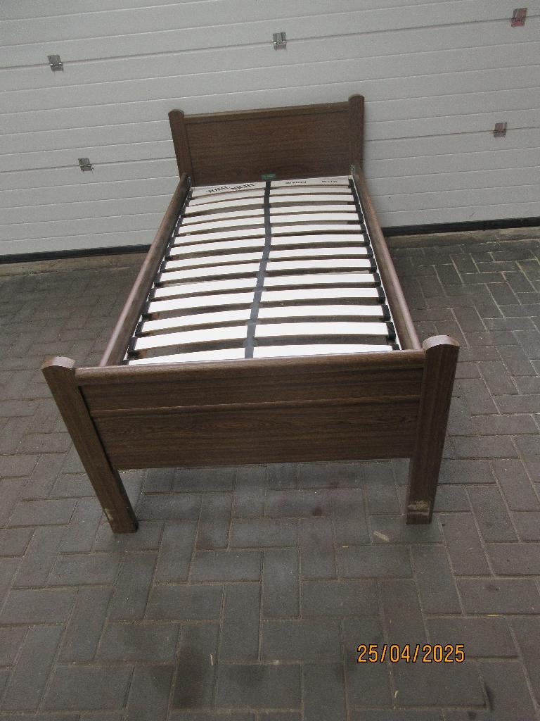 eenpersoon senioren bed donker eiken fineer 90 x 200, Ophalen, Gebruikt, 90 cm, Eenpersoons