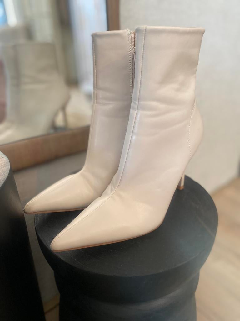 Raid laarsjes met naaldhak, Kleding | Dames, Schoenen, Beige, Lage of Enkellaarzen, Ophalen of Verzenden, Zo goed als nieuw