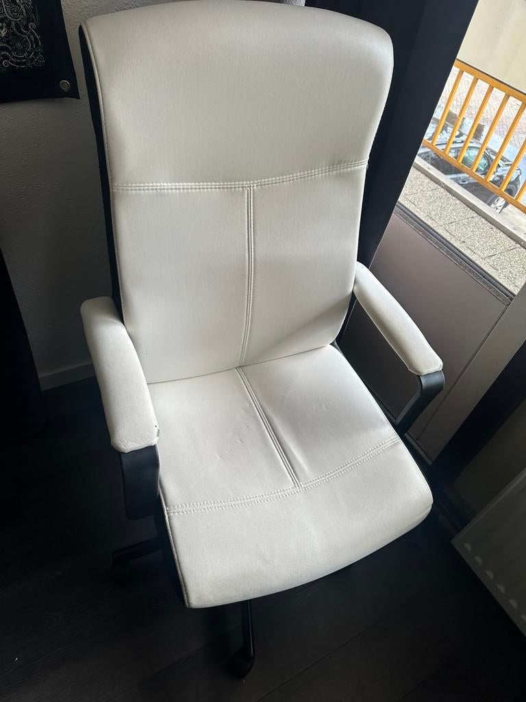 Ikea Millberget bureaustoel wit/zwart, Huis en Inrichting, Fauteuils, Ophalen, Gebruikt, 75 tot 100 cm