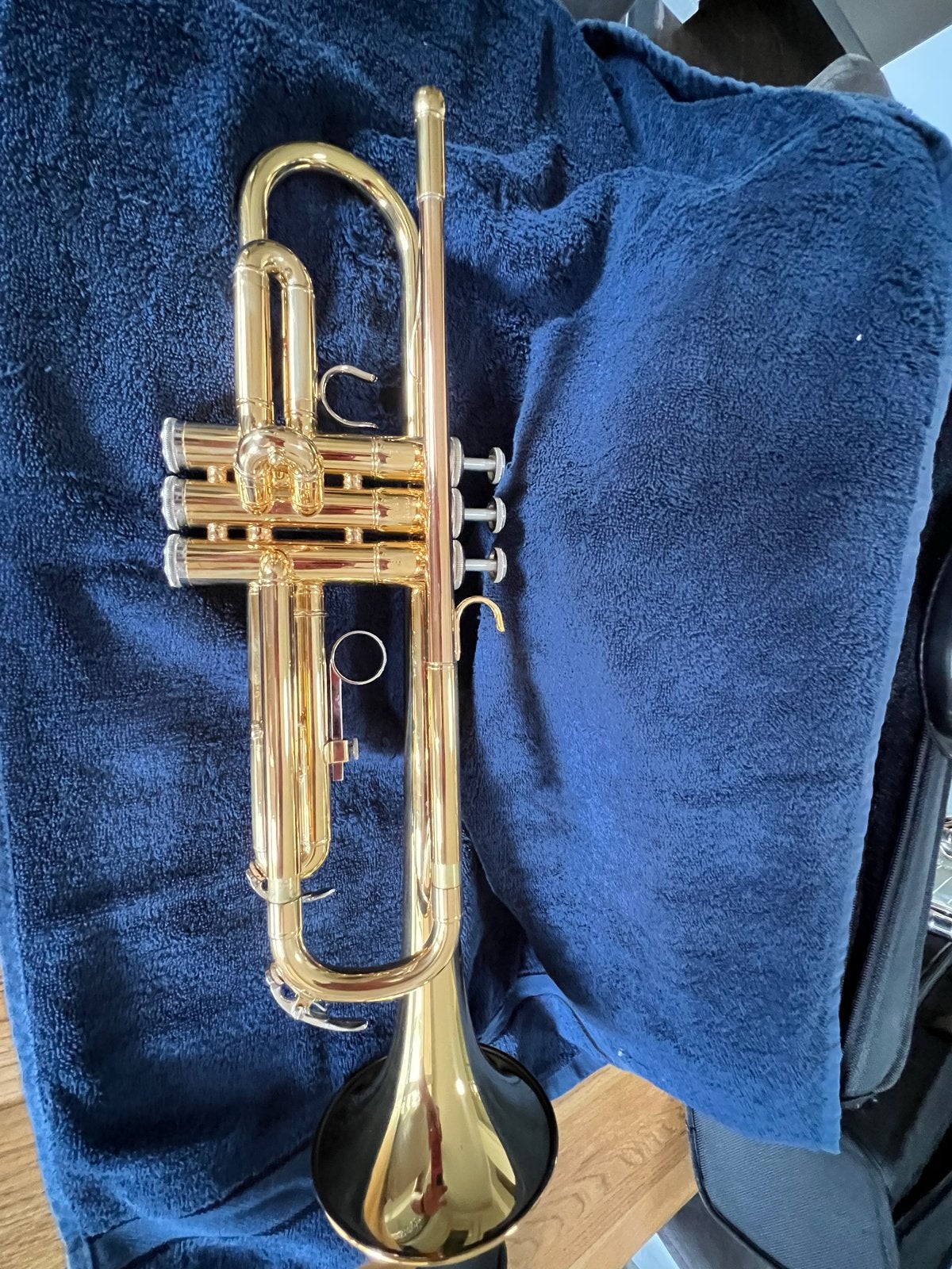 Yamaha YTR-2330 Gouden Trompet, Muziek en Instrumenten, Blaasinstrumenten | Trompetten, Ophalen of Verzenden, Zo goed als nieuw