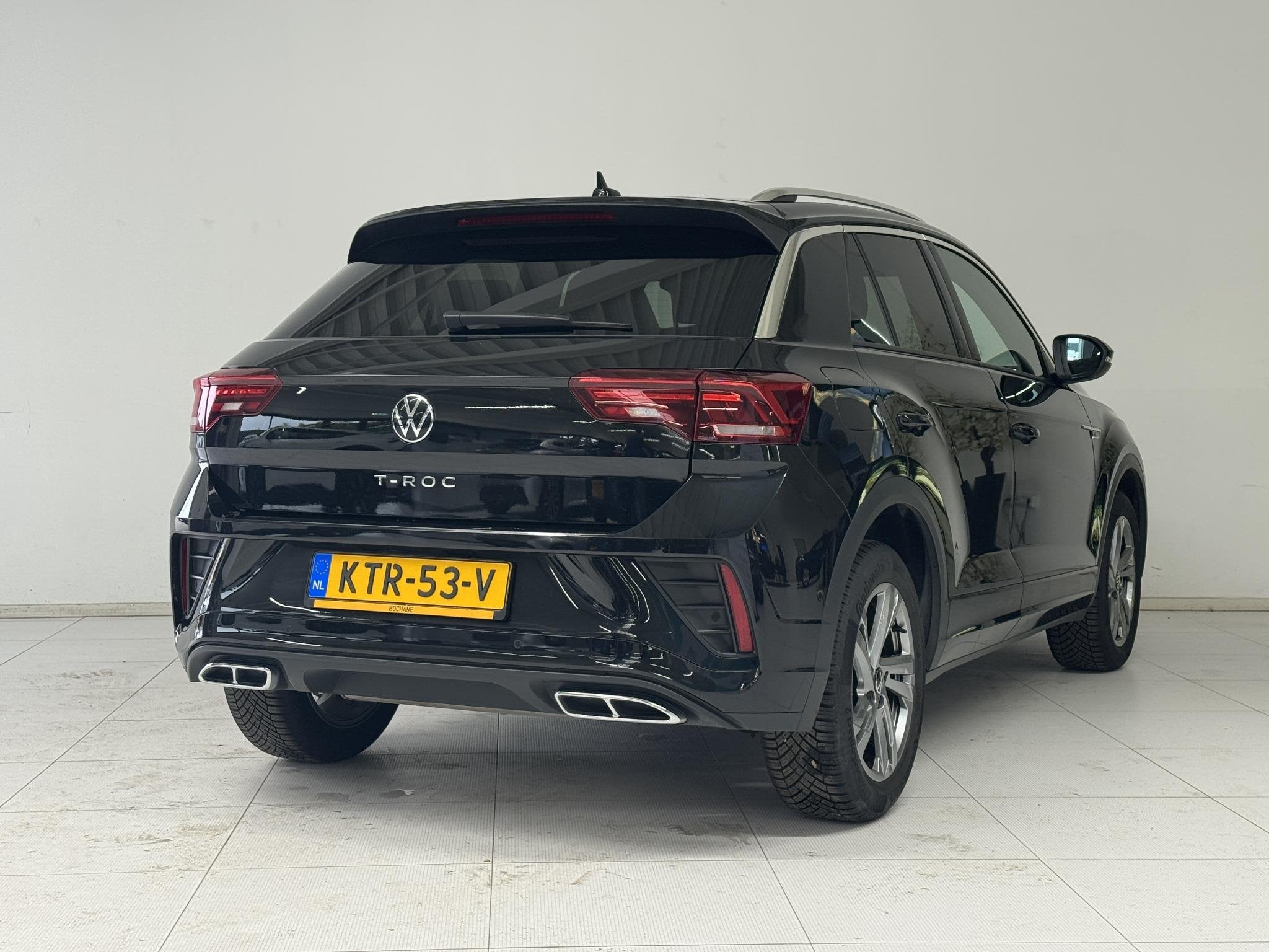 Volkswagen T-Roc 1.5 TSI R-Line | Trekhaak afn. 1.500 kg | S, Auto's, 4 cilinders, Zwart, 1252 kg, SUV of Terreinwagen