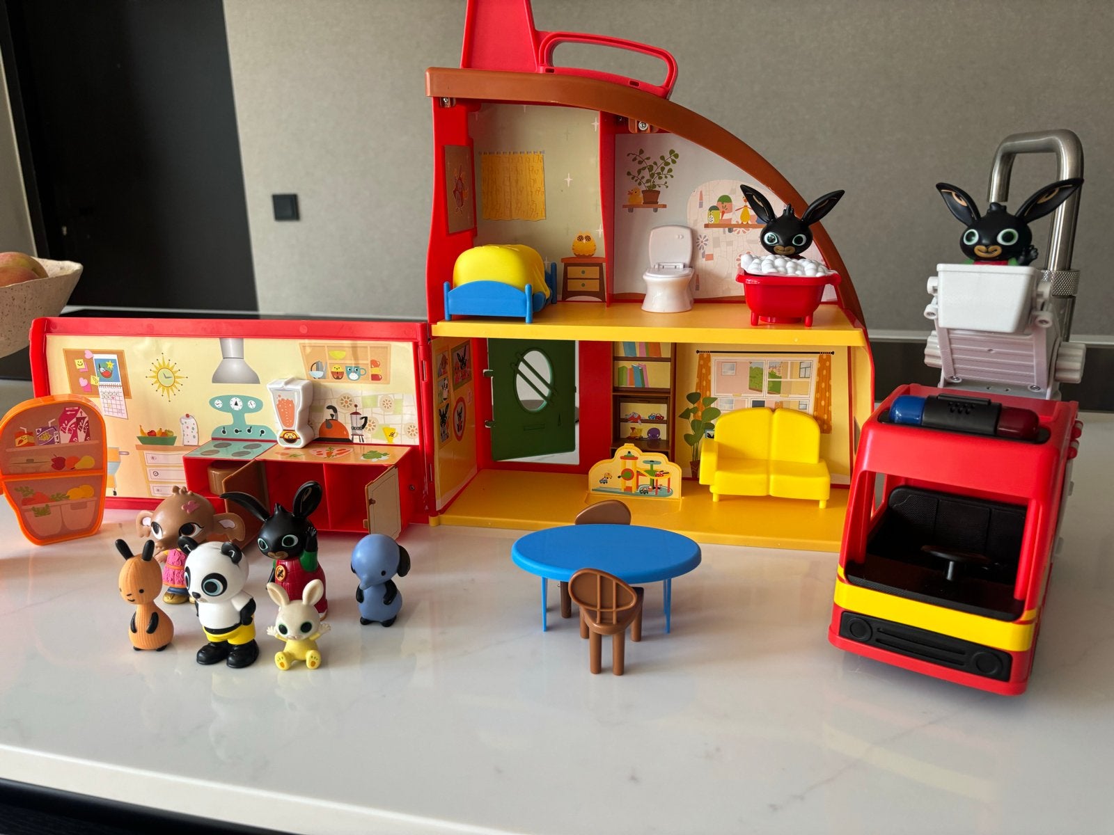 Bing huis, brandweerauto en vriendjes - Zo goed als nieuw!, Kinderen en Baby's, Ophalen, Zo goed als nieuw, Jongen of Meisje