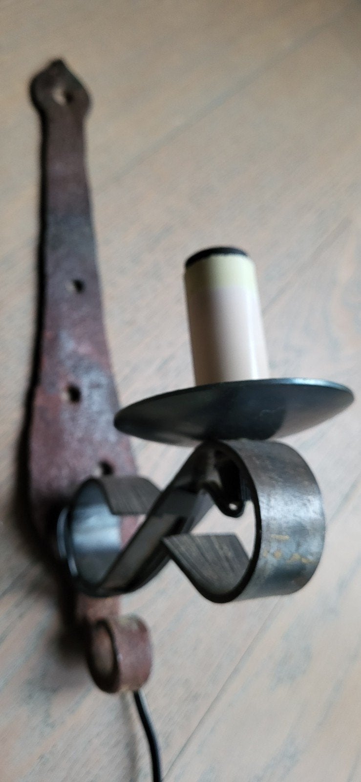 Vintage Smeedijzeren Wandlamp - Industrieel, Huis en Inrichting, Zwart, E14 (klein), Ophalen of Verzenden, Metaal