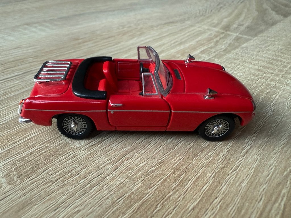 MGB Cabriolet Hongwell rood, Ophalen of Verzenden, Zo goed als nieuw, Auto