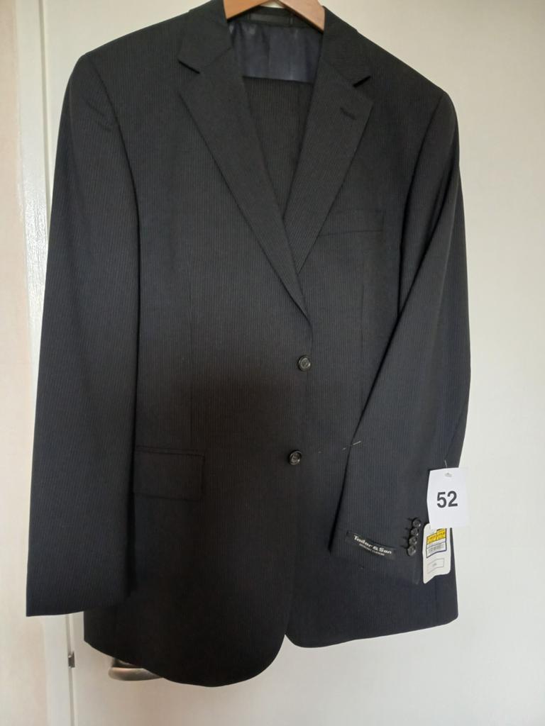 nieuwe heren kostuum maat 52, Kleding | Heren, Ophalen of Verzenden, Nieuw, Maat 52/54 (L), Grijs