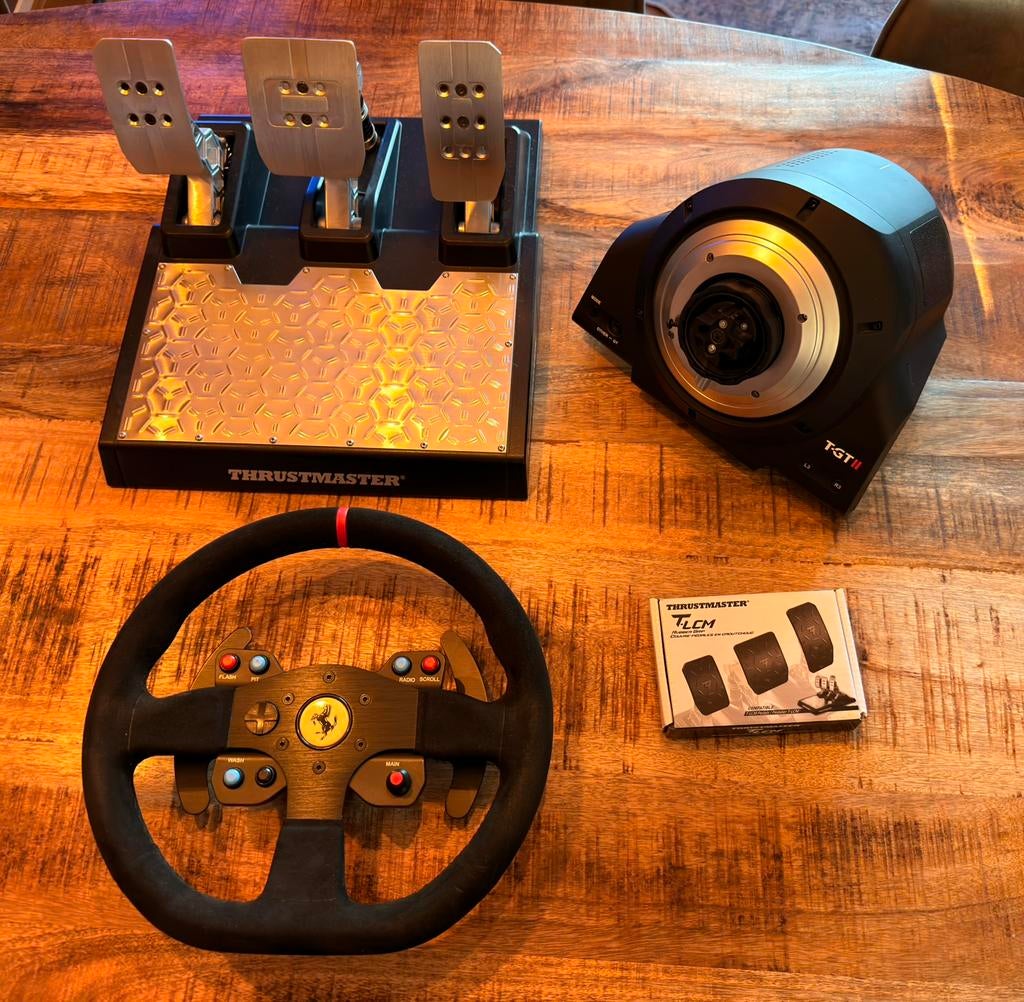 Thrustmaster TGT2 met TLCM loadcell pedalen & FXX stuur, Ophalen of Verzenden, Zo goed als nieuw