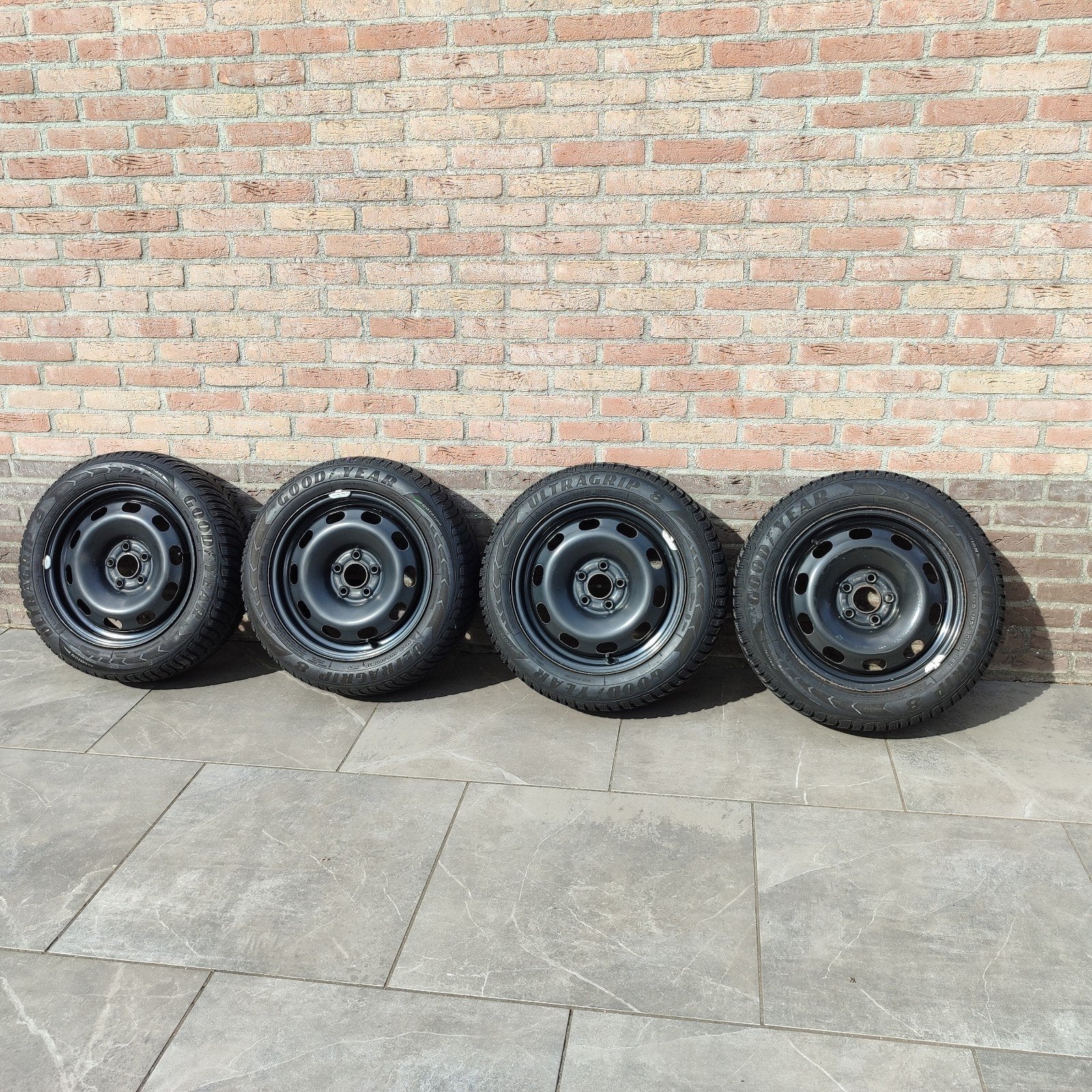Goodyear ultra grip winterbanden op stalen velg, Ophalen, 15 inch, Banden en Velgen, 185 mm